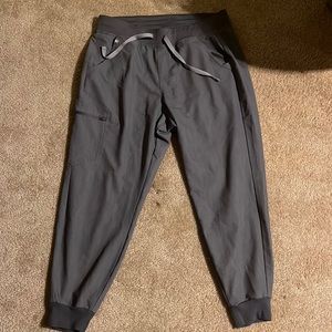 Figs grey jogger scrub pants size large